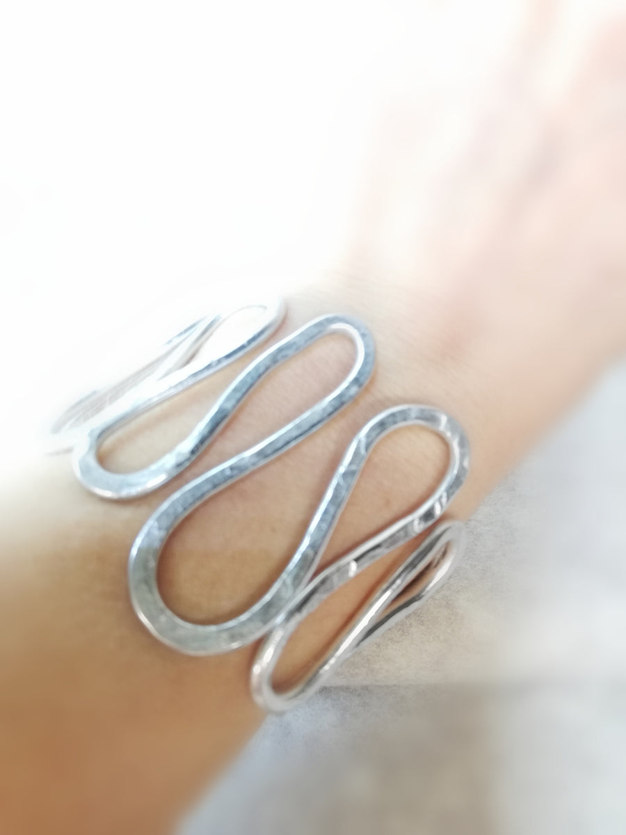Bracciale onde tecnica wire
