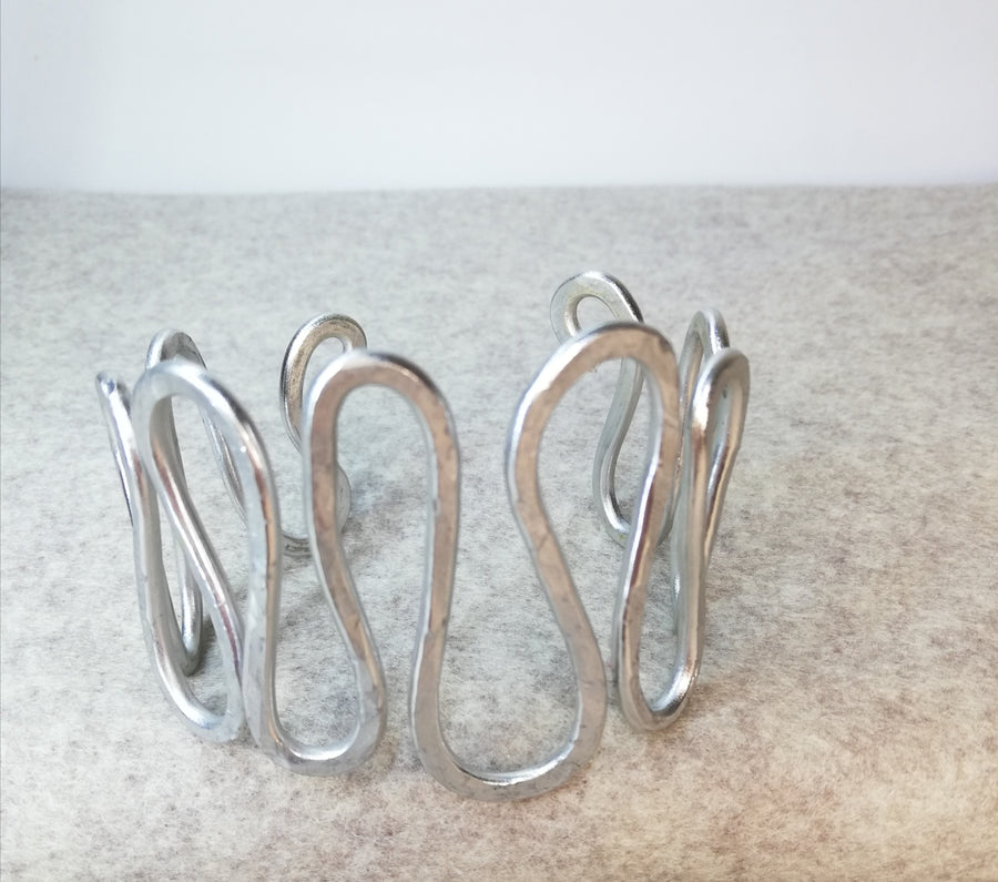Bracciale onde tecnica wire