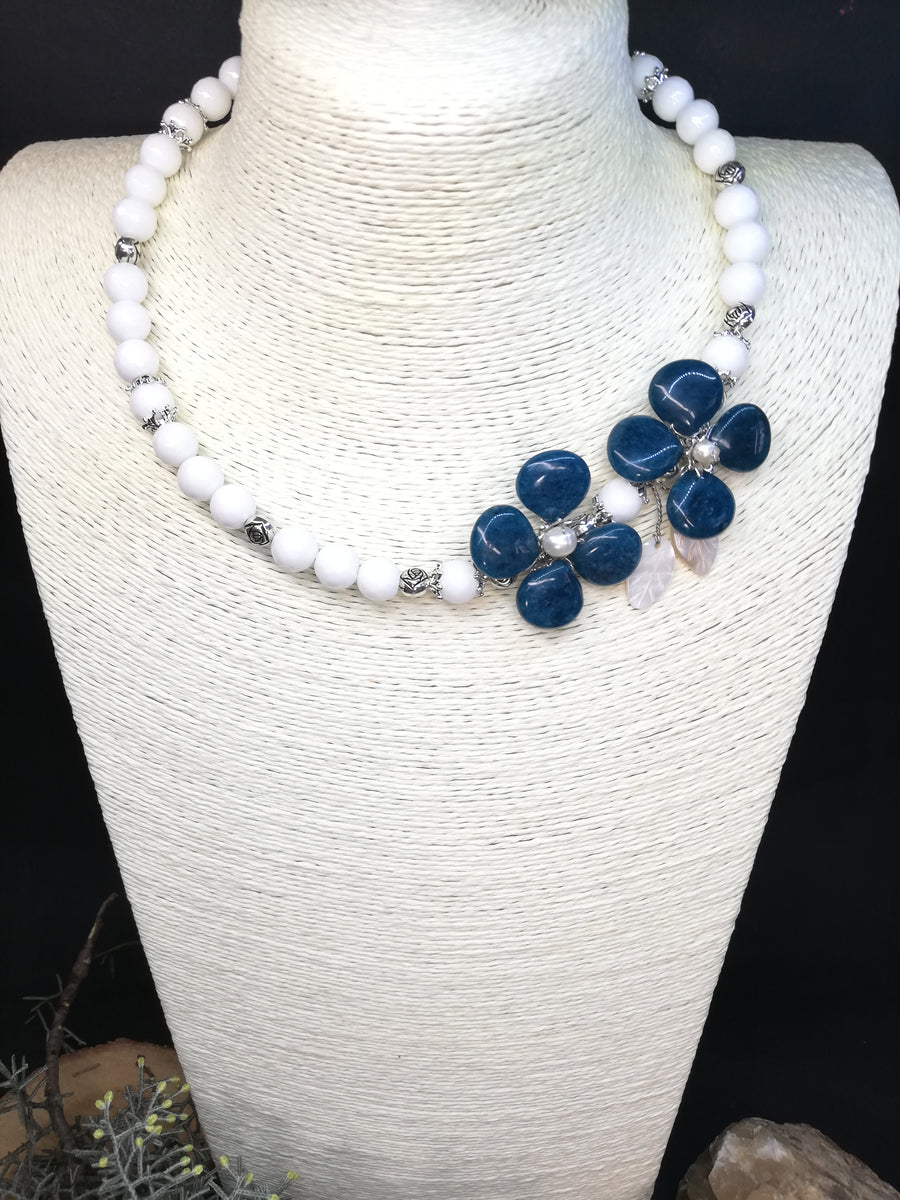 Collana in fiore giada bianca