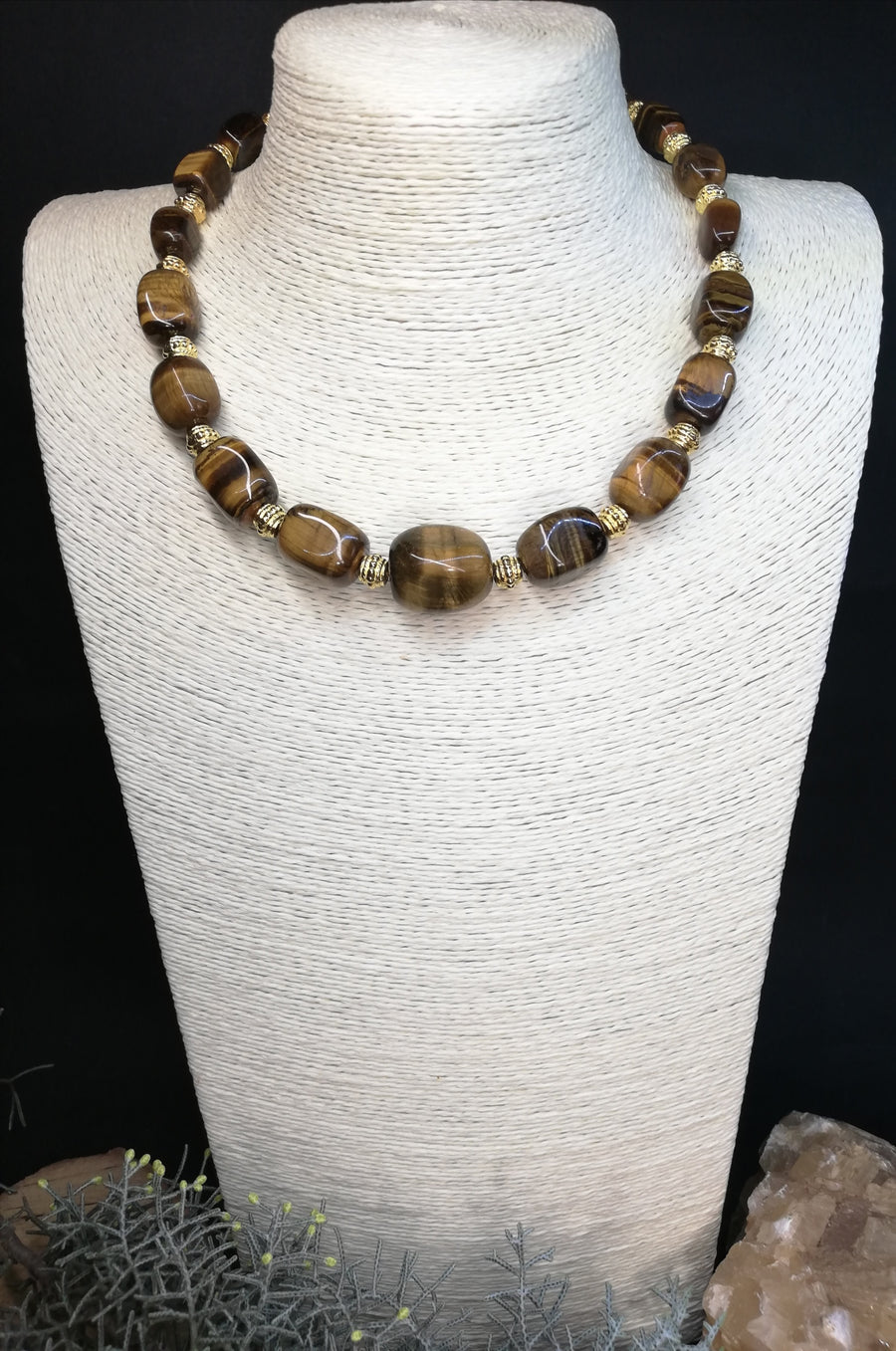 Collana in occhio di tigre a scalare