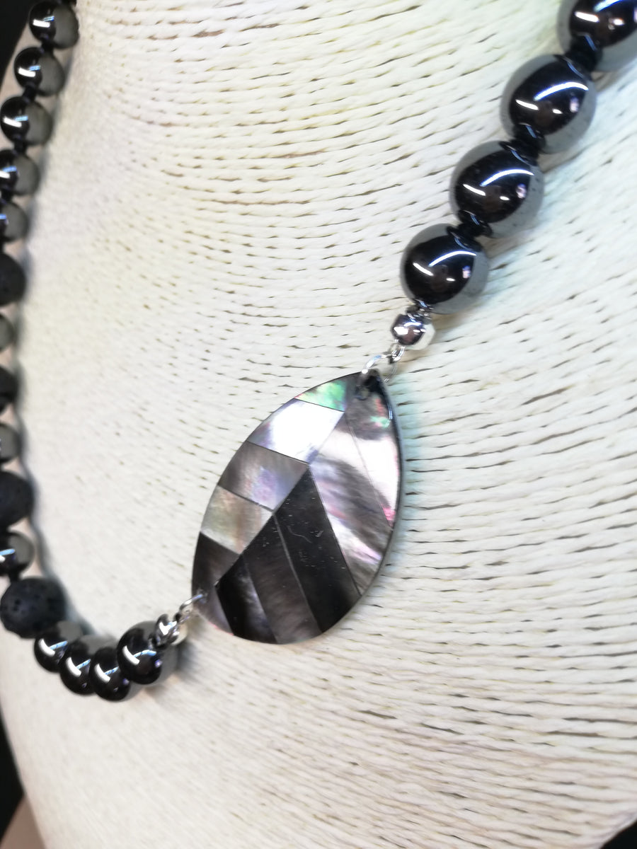Collana ematite e pietra lavica