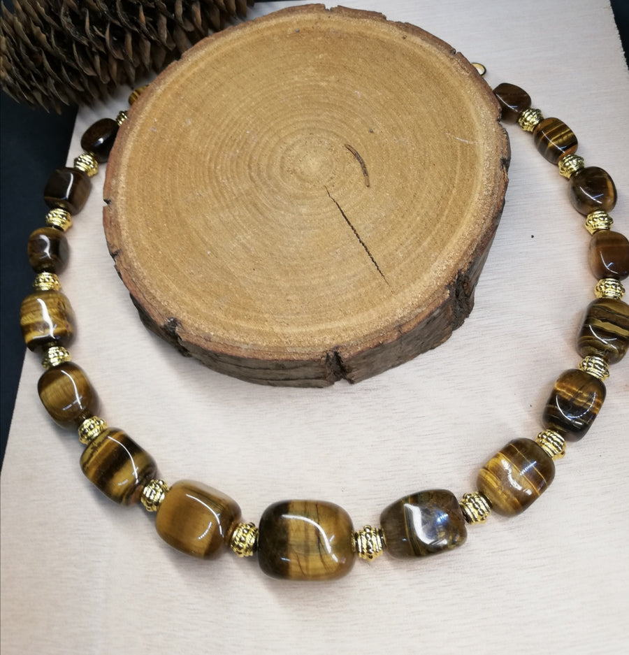 Collana in occhio di tigre a scalare